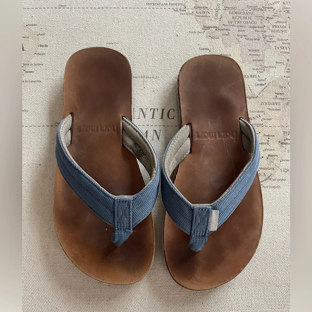 Hari Mari Boys Leather Flip Flops Size 12/13